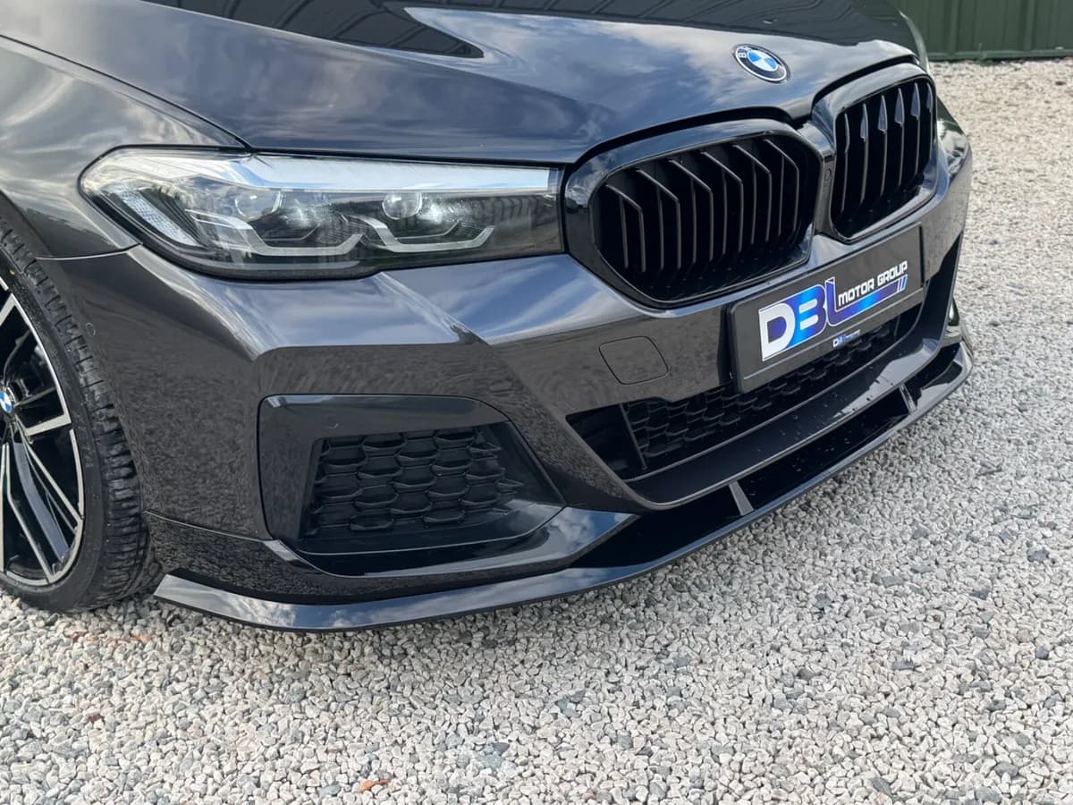 2021 BMW 5 Series, view 3