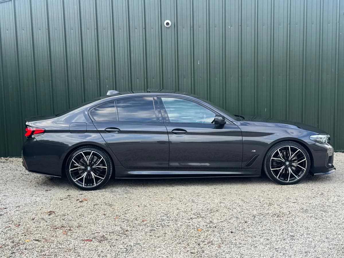 2021 BMW 5 Series, gallery view 6